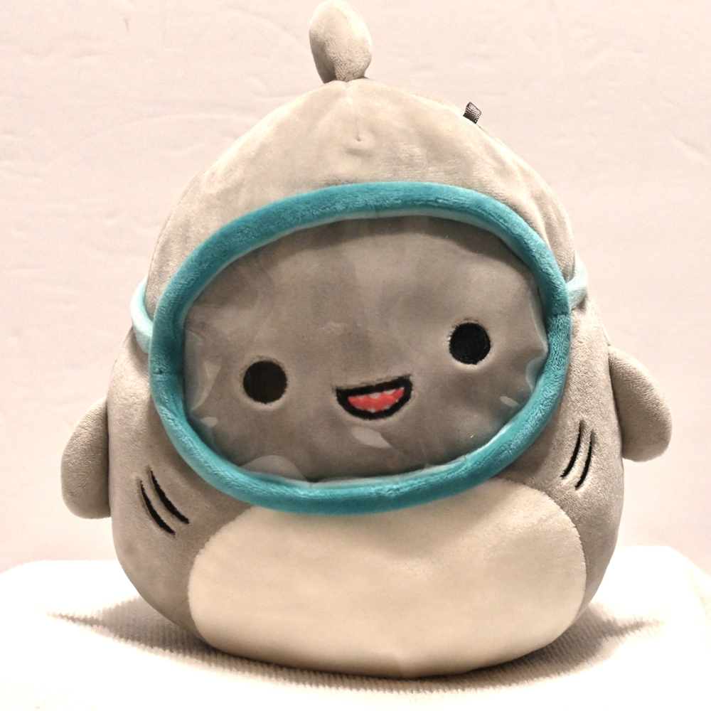 SQUISHMALLOWS " GORDON THE SHARK" by Kellytoy 7.5" with manufacture tags.